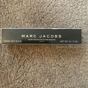 Marc Jacobs VELVET NOIR Major Volume Mascara .17 oz Mini Size Shade 10 NOIR New